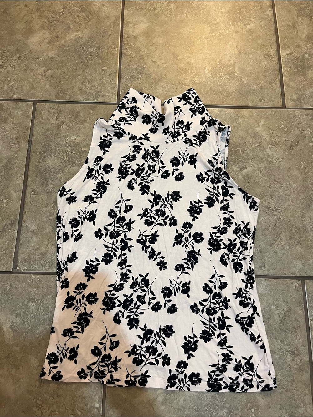 Liz Claiborne Floral Sleeveless Mock Neck Top